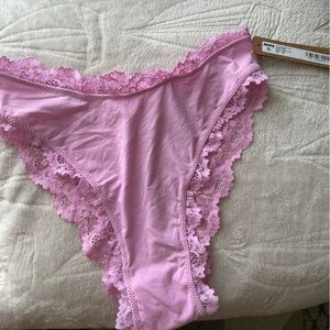 NEW Skims fits everybody lace panty (color: petal)